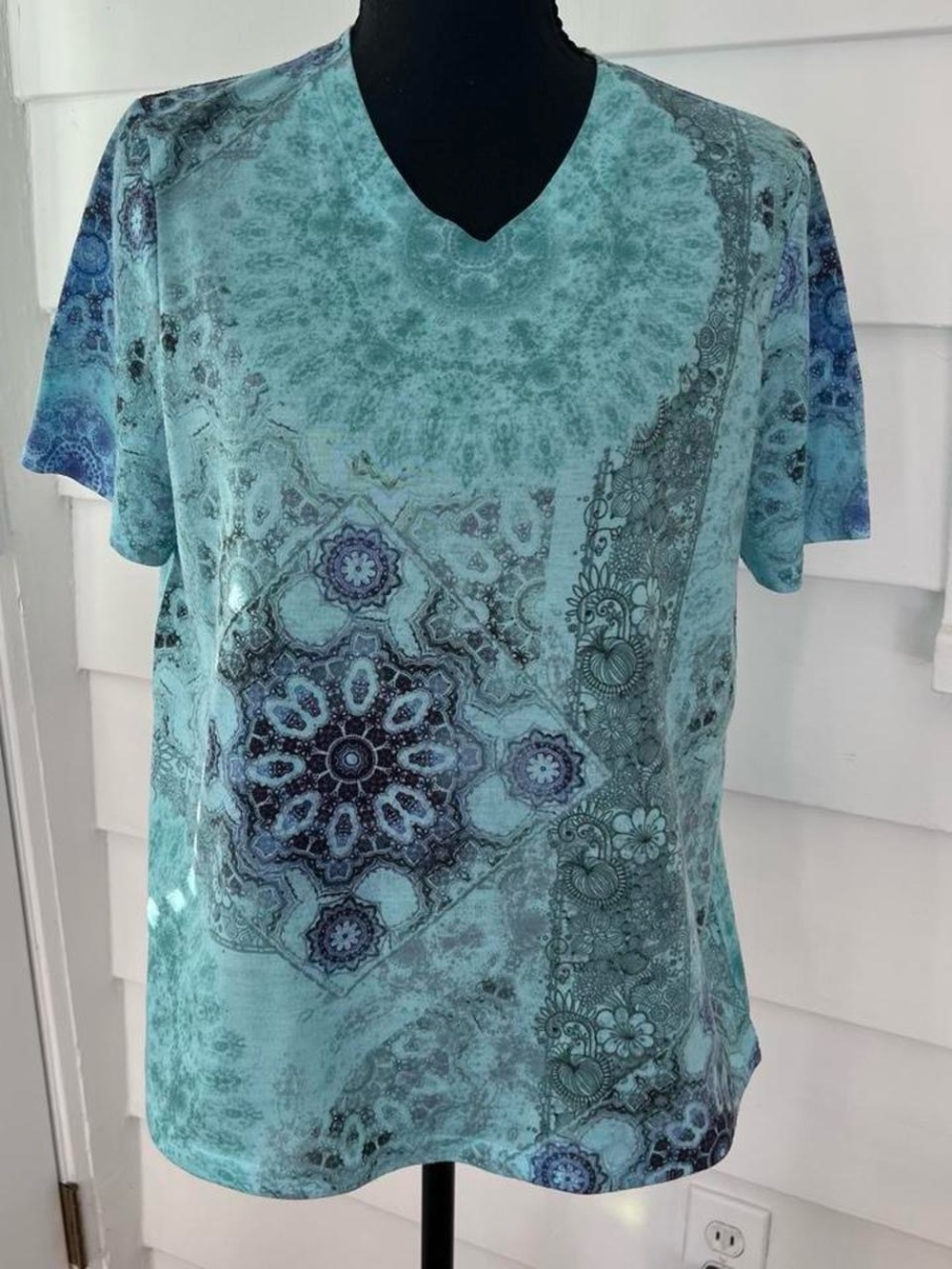 Vintage blue paisley graphic short sleeve top